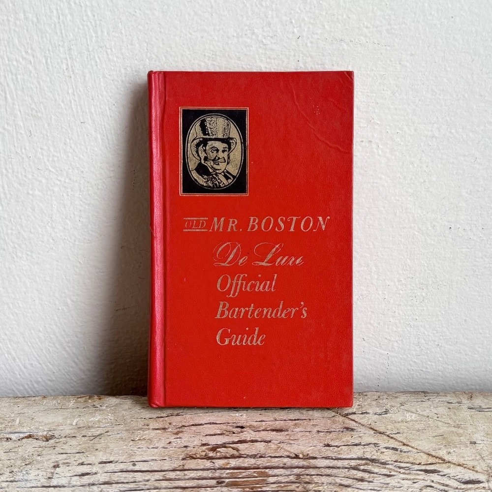 Title: Vintage 1969 Old Mr. Boston De Luxe Bartender's Guide Hardcover